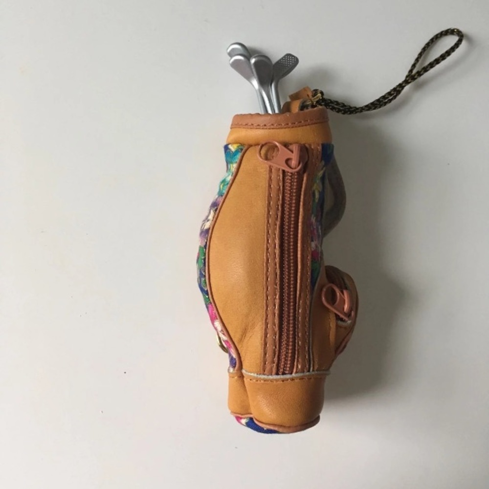 Beautiful faux leather golf bag with two pockets